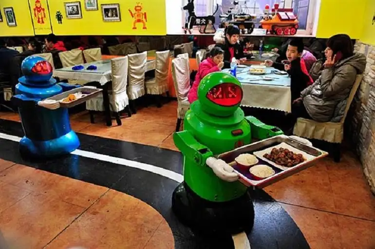 robots-china-restaurant-harbin-_tkx1