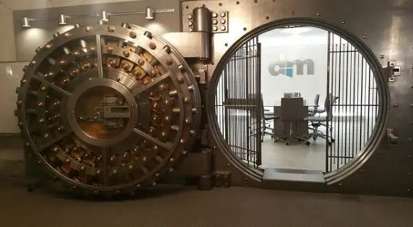 To securely store cryptocurrency, Coinbase buys a vault under a mountain in  Switzerland - The Hustle